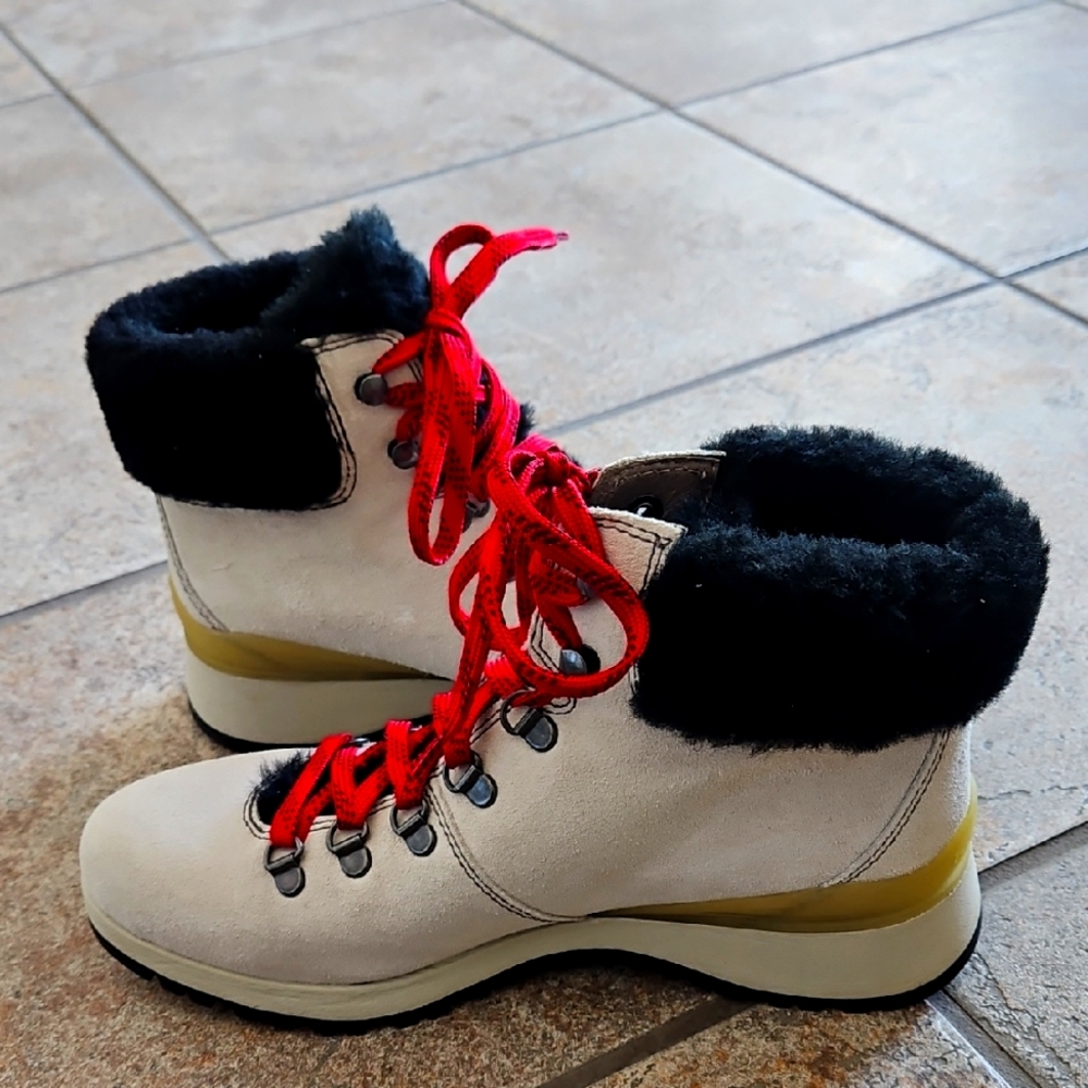 Bionica Boots Size 9M